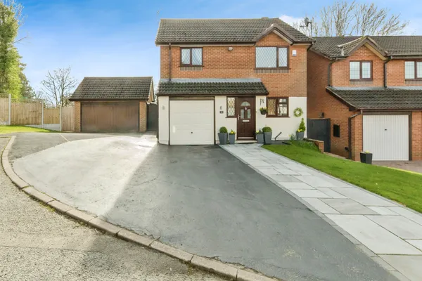 Cheveley Close, Macclesfield, Cheshir...
