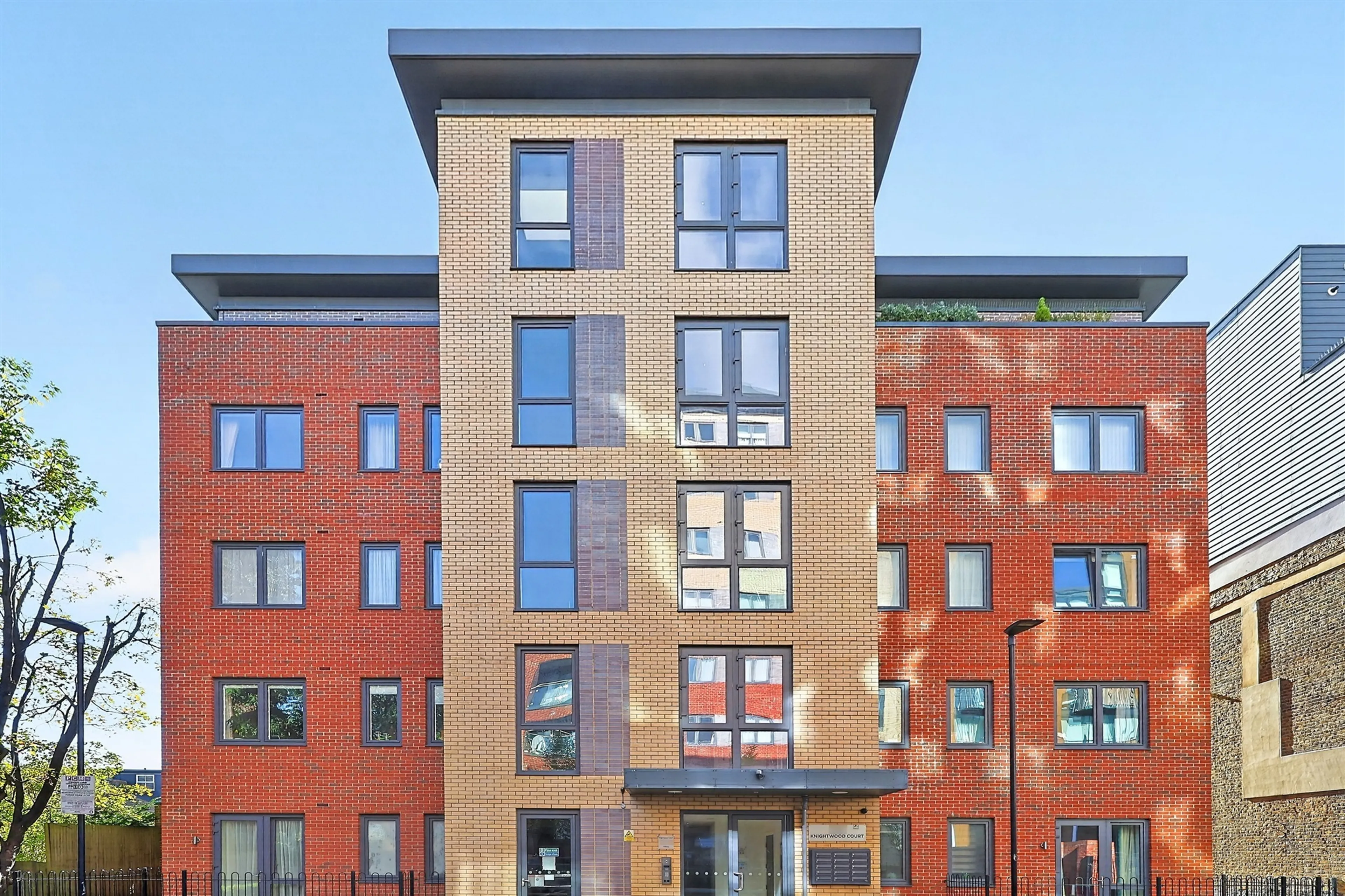 Property at Colonnade Gardens, London