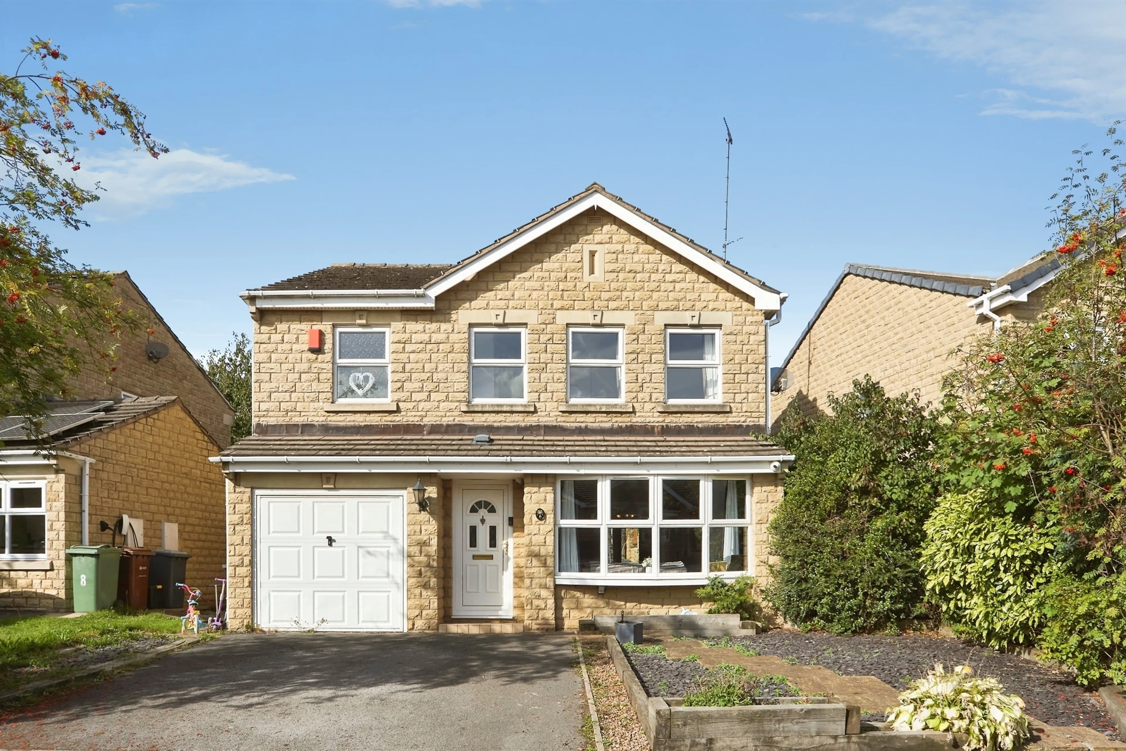 Property at Lodge Hill Walk, Leeds