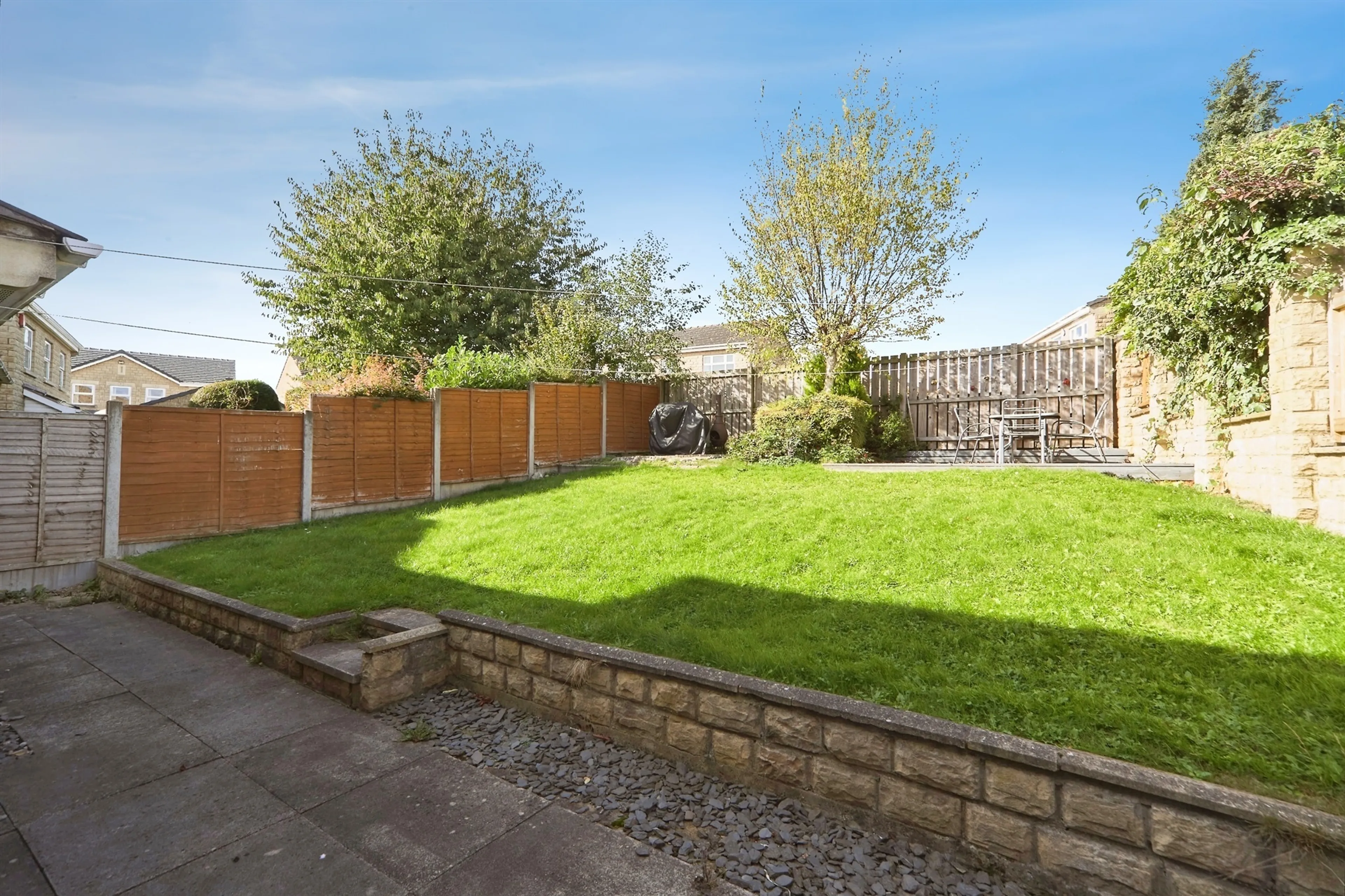 Property at Lodge Hill Walk, Leeds