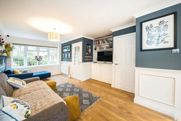 Dunsmore Road, Walton-on-thames, KT12 photo 2