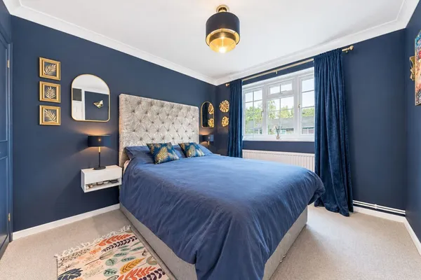 Dunsmore Road, Walton-on-thames, KT12 photo 5