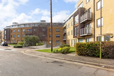 Smeaton Court, Hertford, SG13