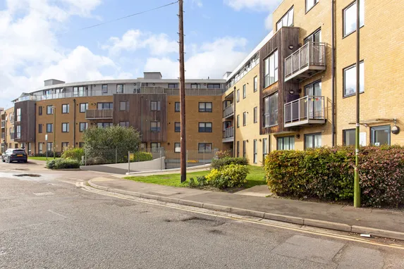 Smeaton Court, Hertford, SG13