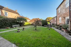 Old Bath Road, Newbury, RG14 photo 15