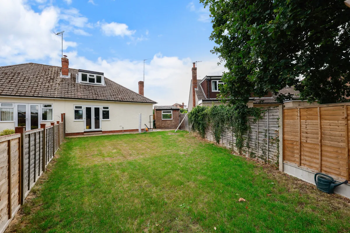 Blundell Avenue, Horley, Surrey, RH6