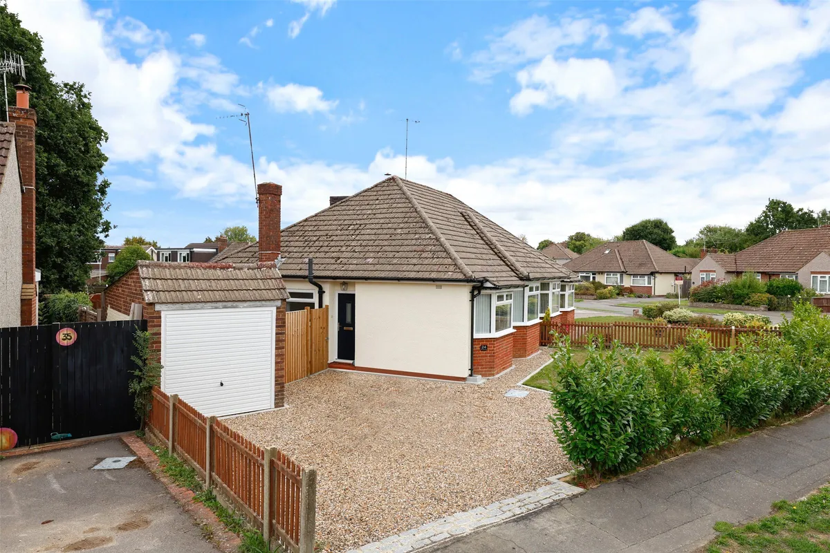 Blundell Avenue, Horley, Surrey, RH6