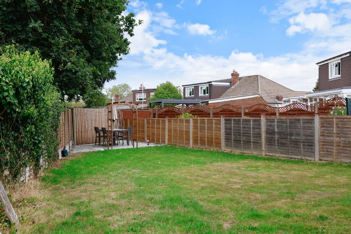 Blundell Avenue, Horley, Surrey, RH6