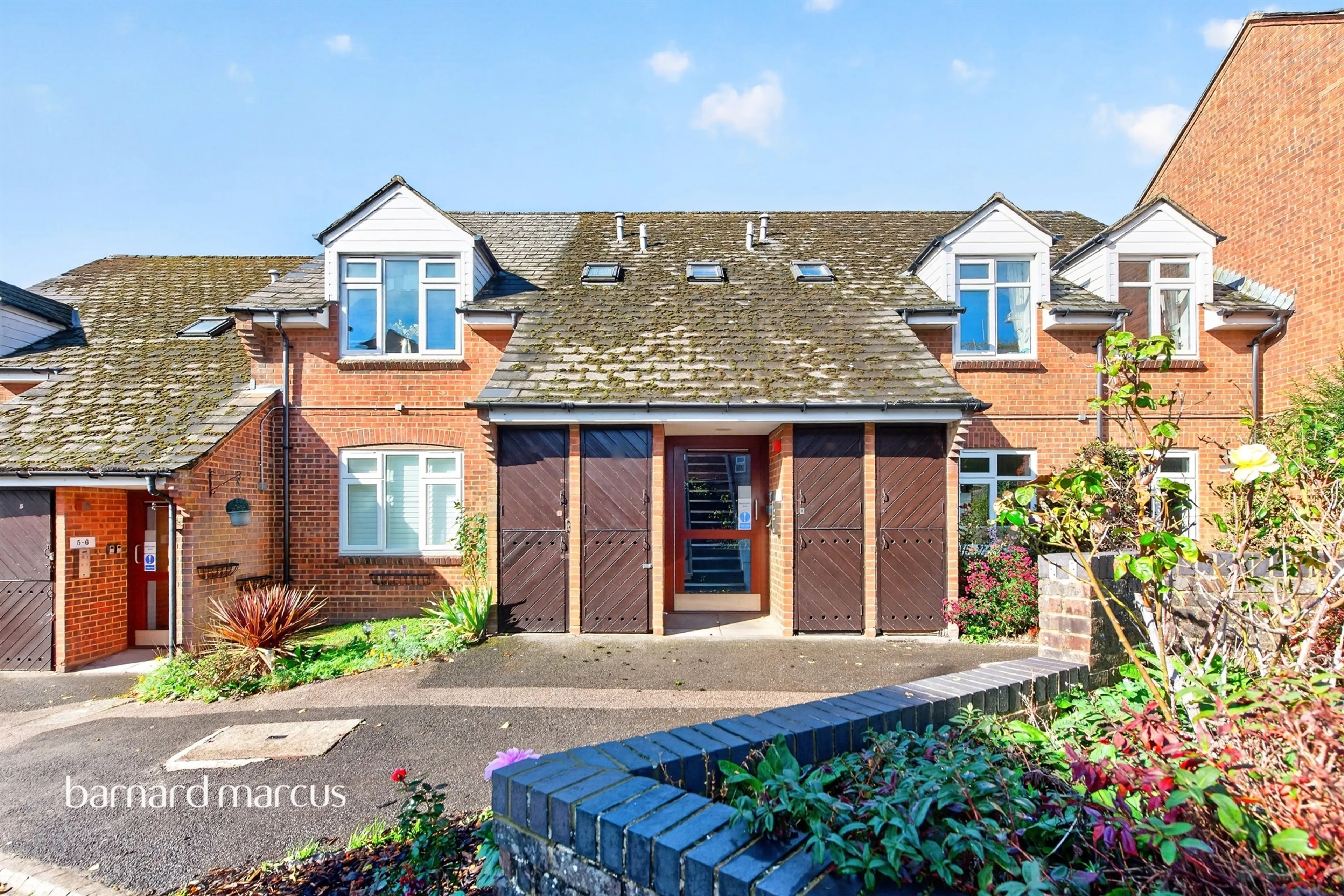 Property at Chestnut Mead, Redhill