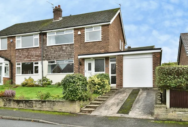 Bowfell Drive, High Lane, Stockport, ...