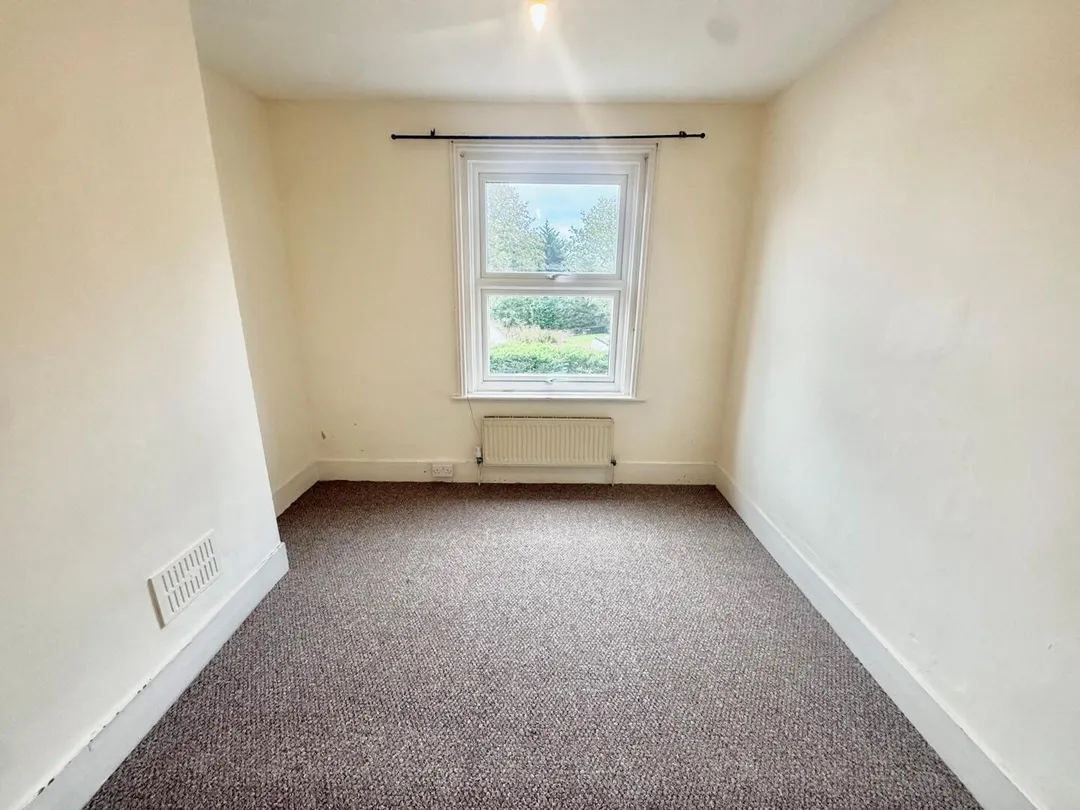 https://mr0.homeflow-assets.co.uk/files/photo/image/48659/5266/_x_/45OA5VSCm0iX-WMMsxXh1A.jpg