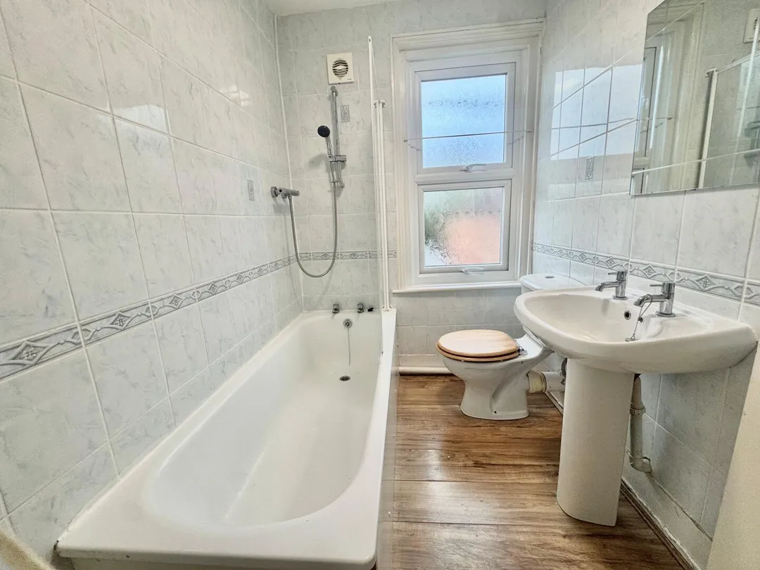 https://mr0.homeflow-assets.co.uk/files/photo/image/48659/5268/_x_/vqHrWj8HZkCoyFrIb90RGQ.jpg