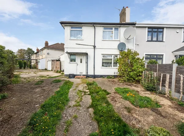 Princes Road, Barkingside, IG6