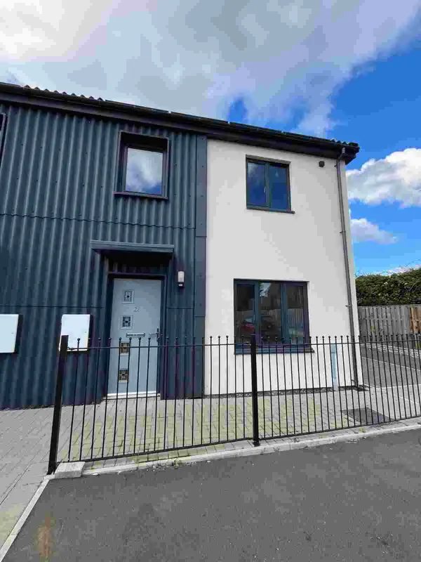 28 Felin Dir, Valley