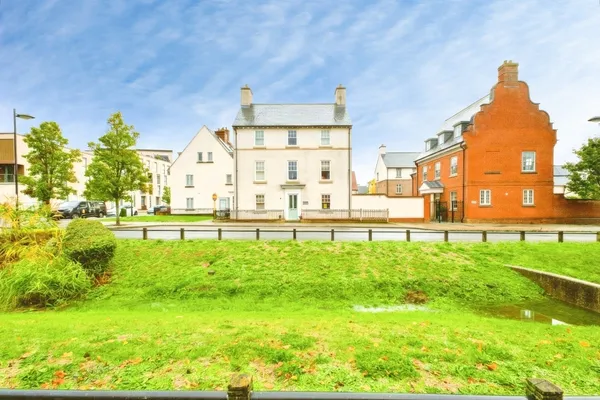 Bassett Lowke Drive, Upton, Northampt...