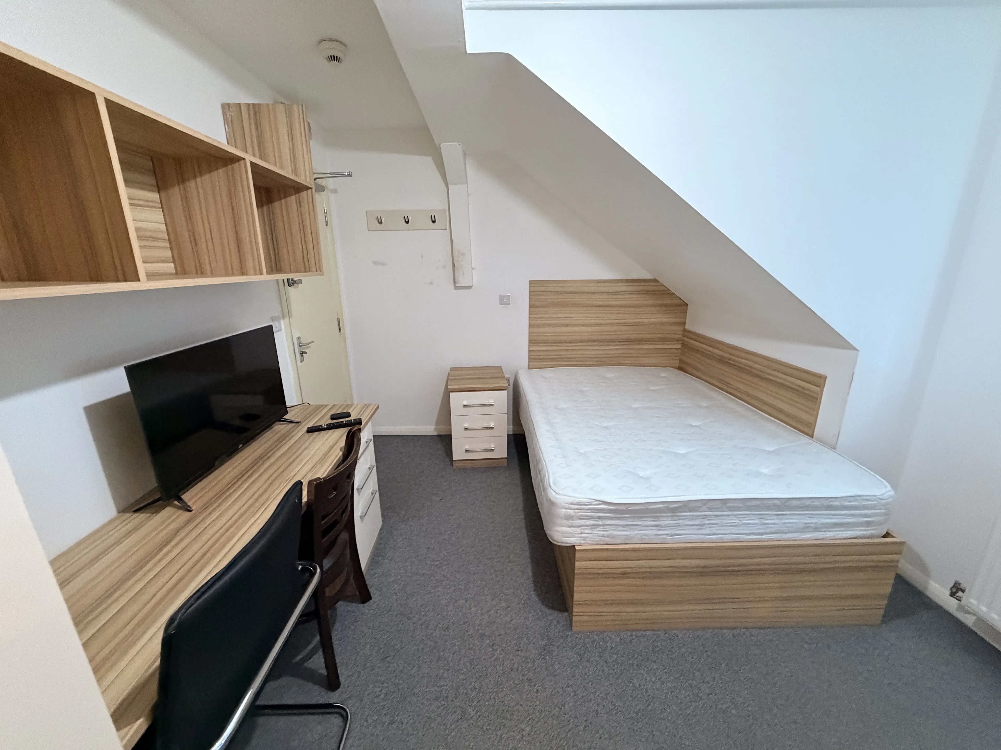 Property at Kingsley Park Terrace, NORTHAMPTON