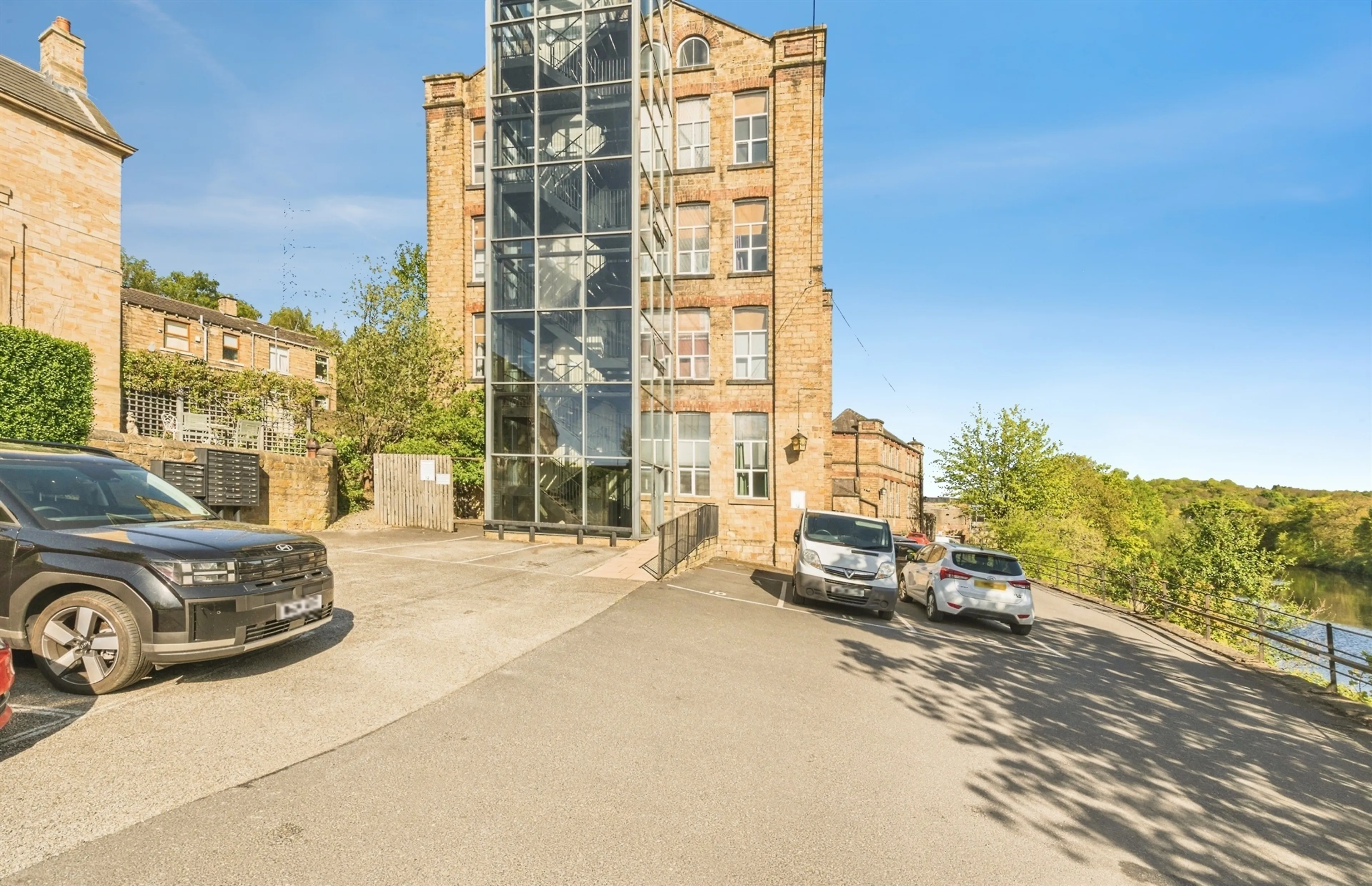 Property at Fearnley Mill Drive, Huddersfield