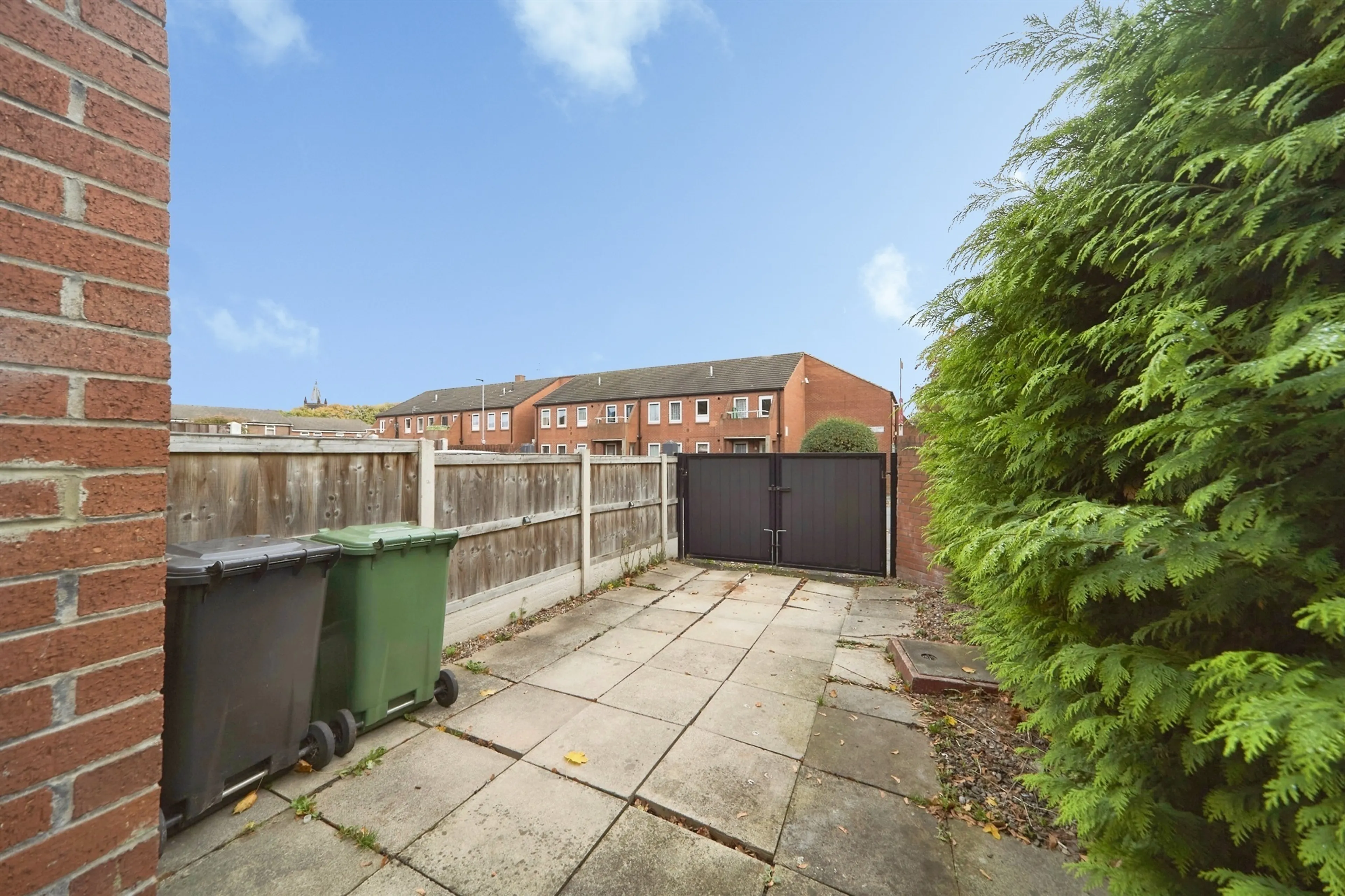 Property at Thornhill Road, Leeds