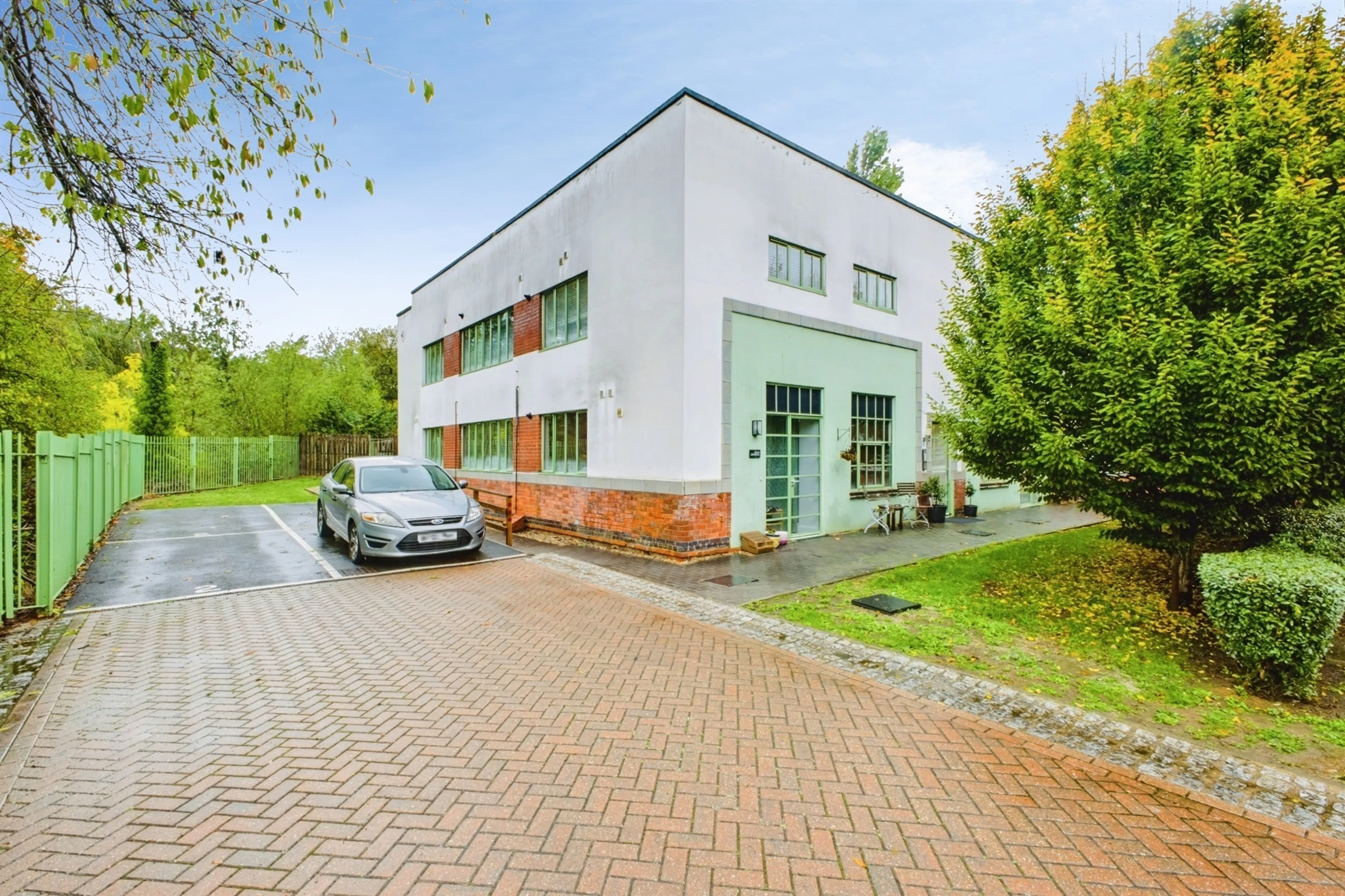 Property photo 0