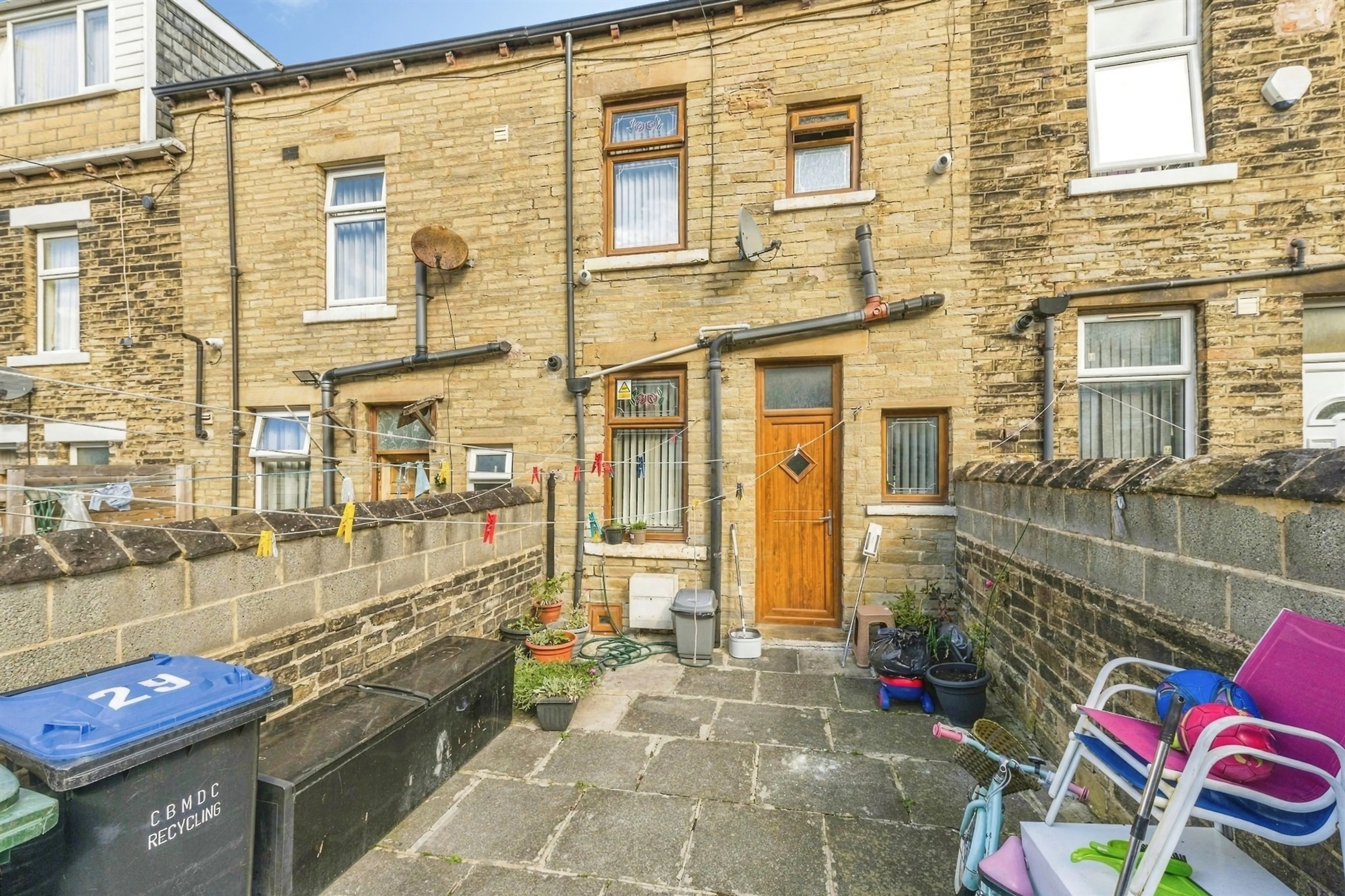 Property at Waverley Avenue, Bradford