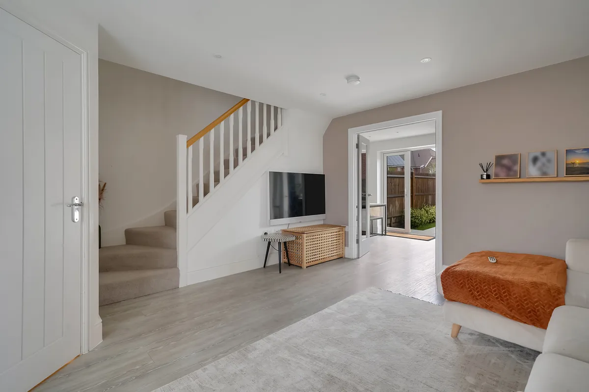 Rathbone Crescent, Horley, RH6
