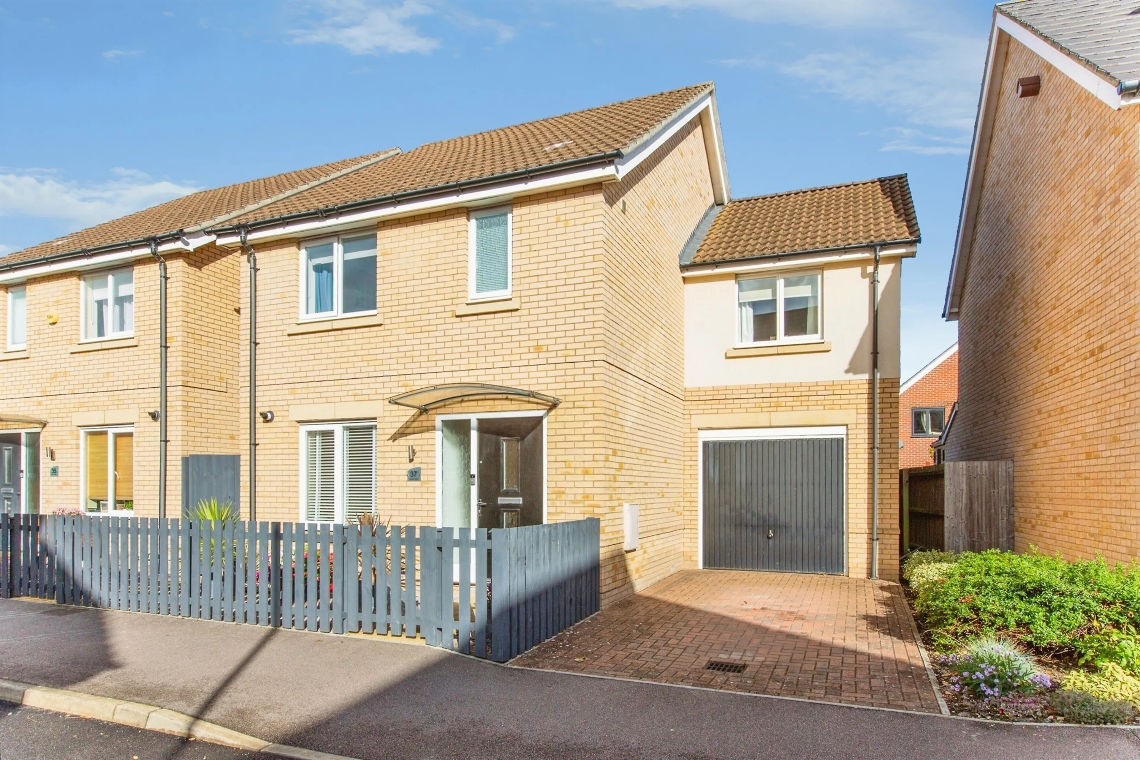 Property photo 0