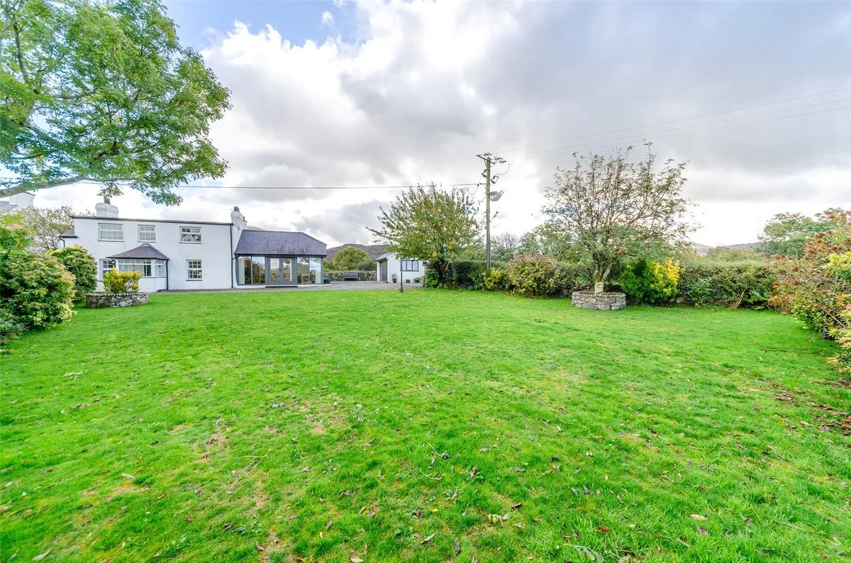 Clwt-y-Bont, Caernarfon, Gwynedd, LL55