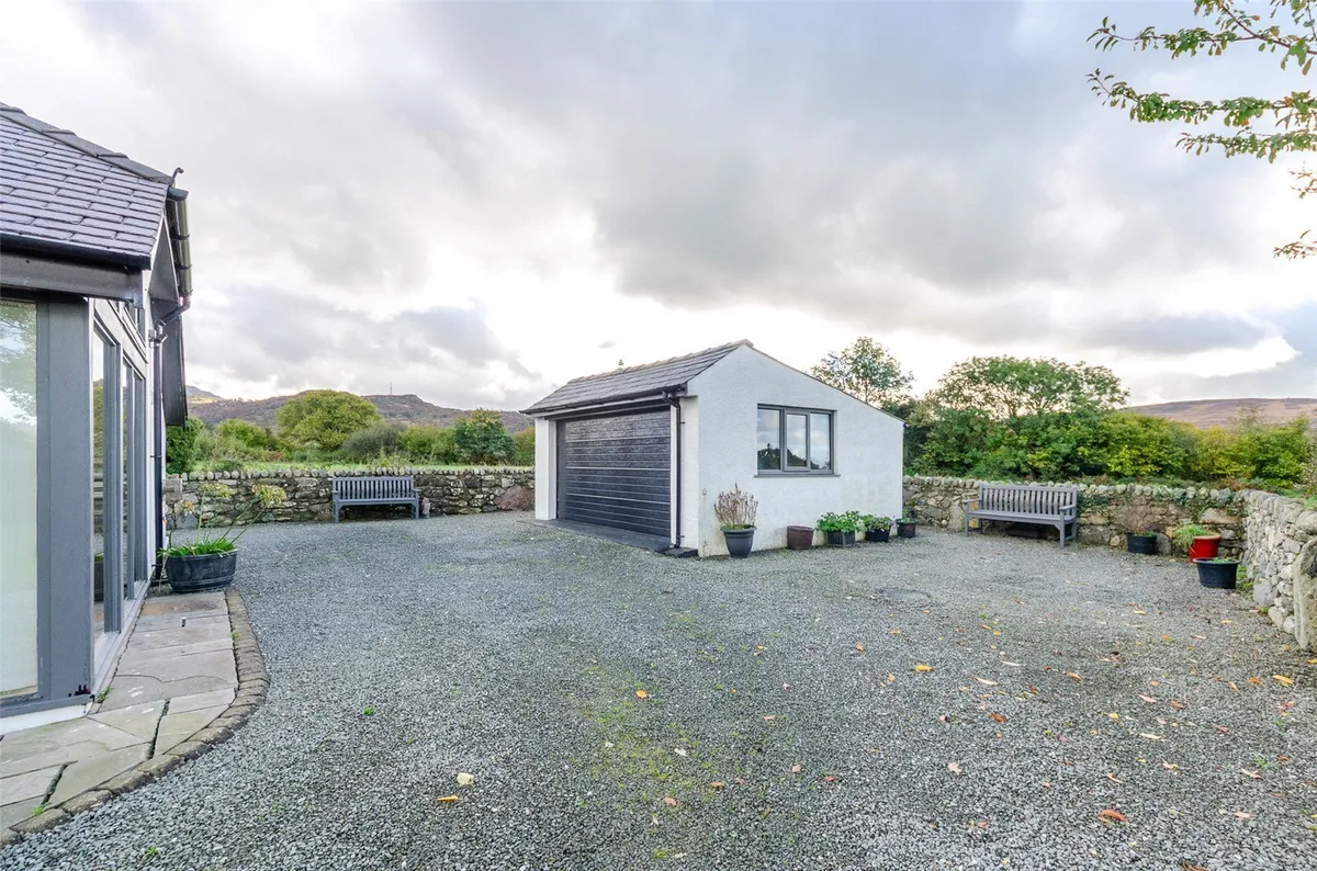 Clwt-y-Bont, Caernarfon, Gwynedd, LL55