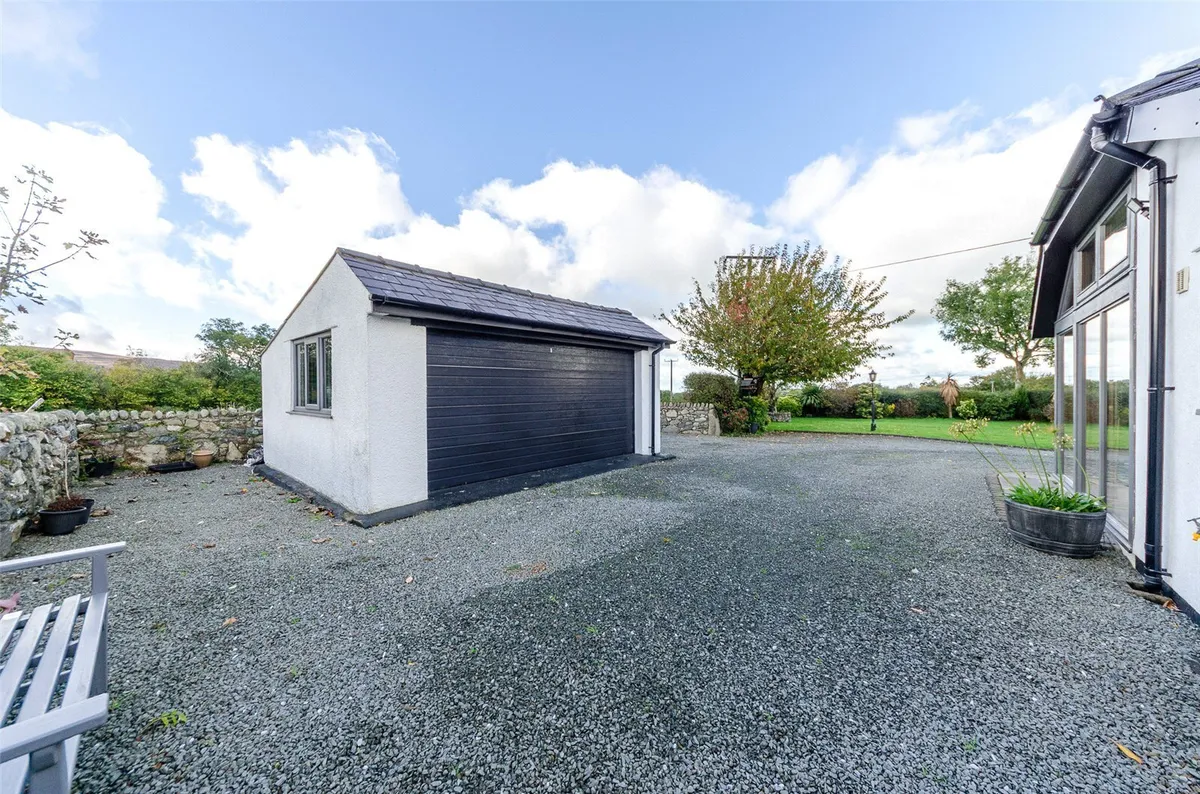 Clwt-y-Bont, Caernarfon, Gwynedd, LL55