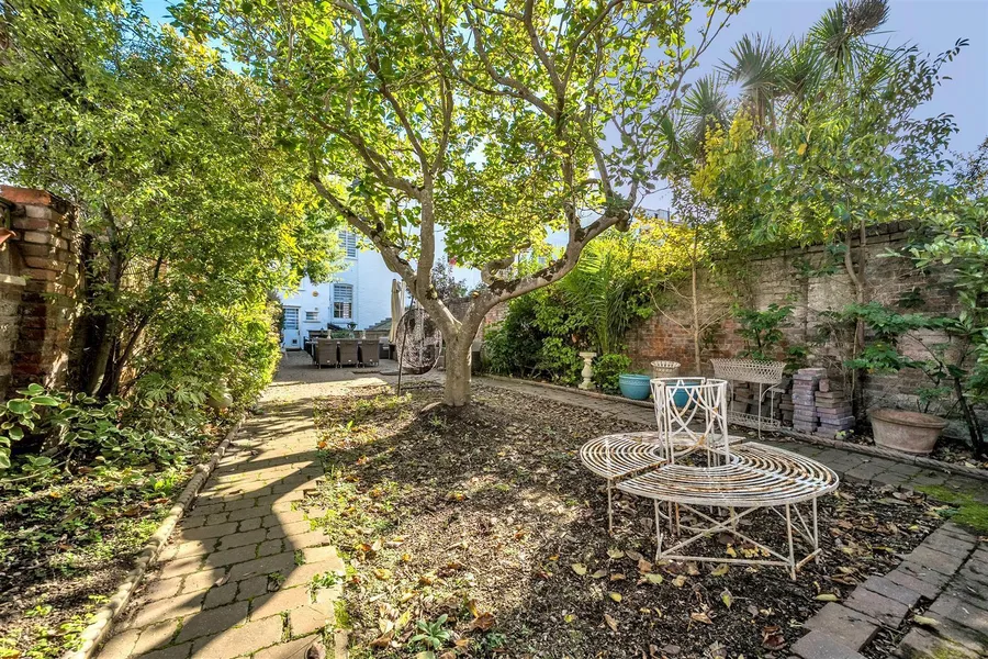Property Image 4