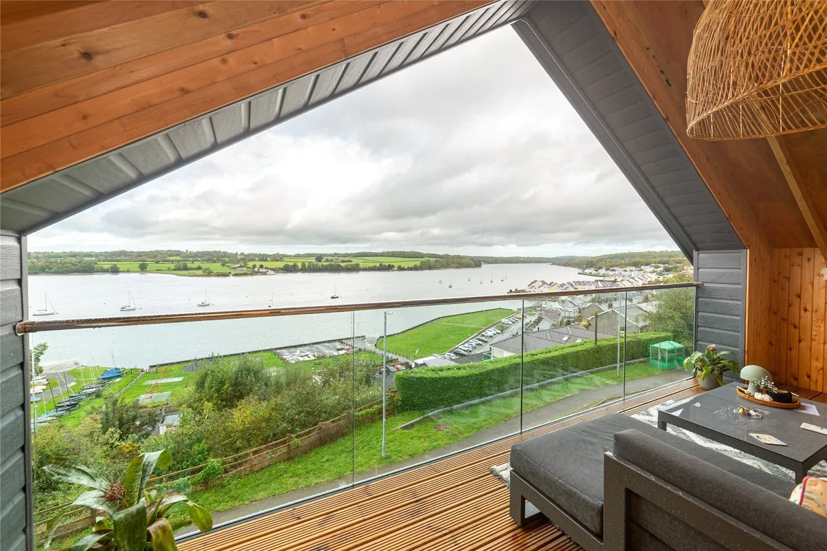 Caernarfon Road, Y Felinheli, Gwynedd, LL56