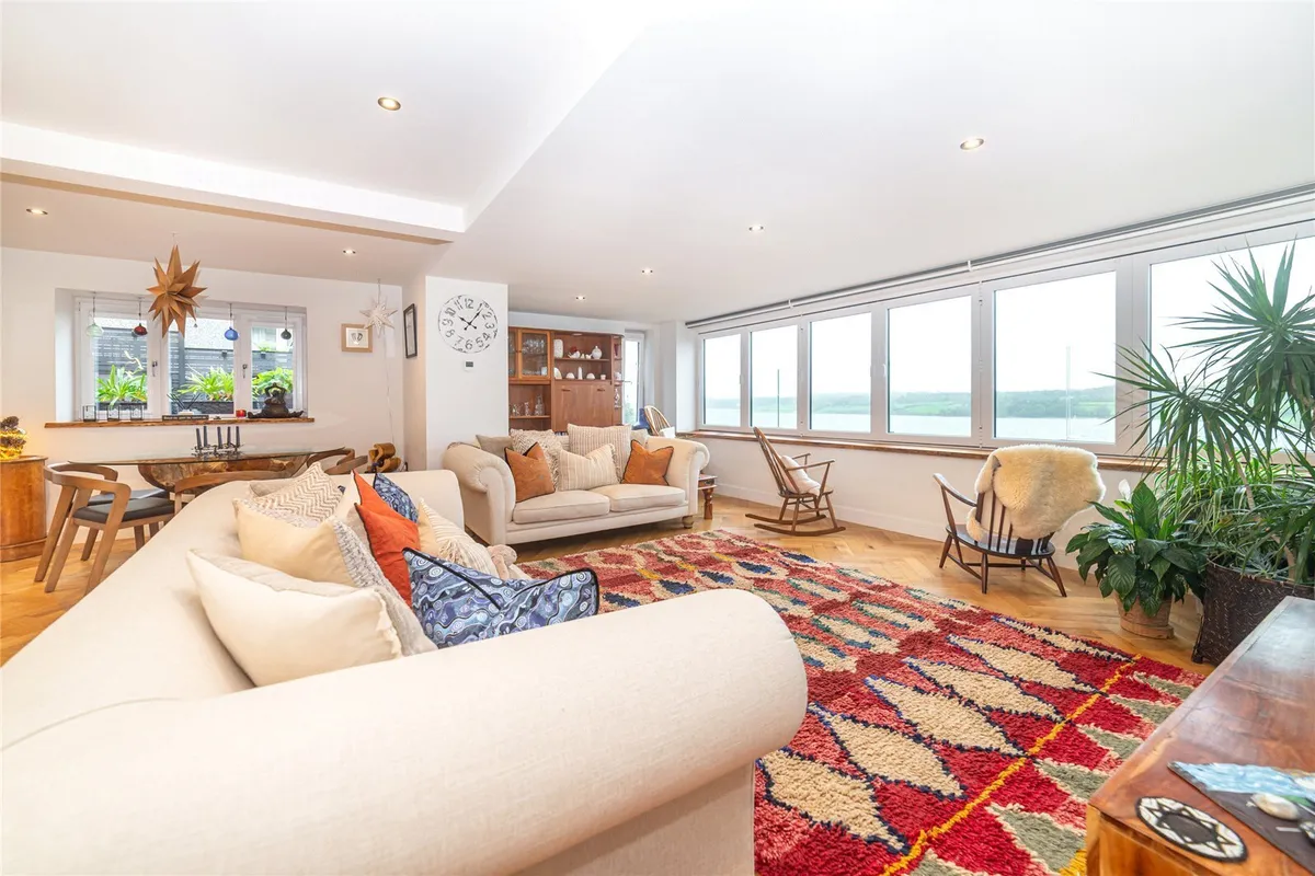 Caernarfon Road, Y Felinheli, Gwynedd, LL56