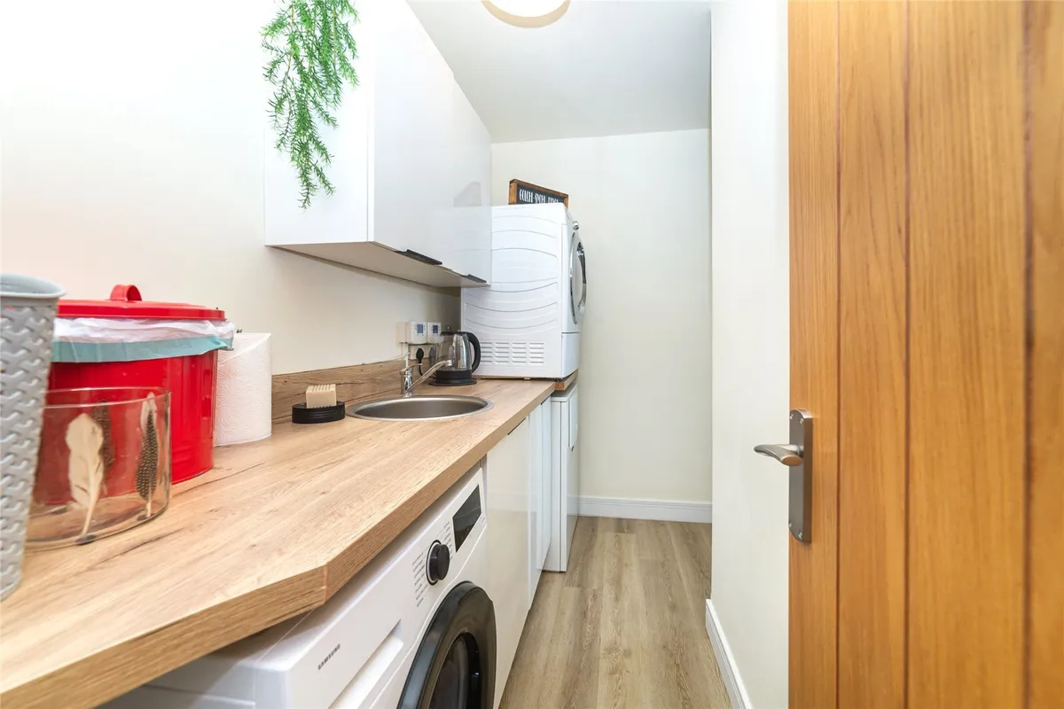 Caernarfon Road, Y Felinheli, Gwynedd, LL56