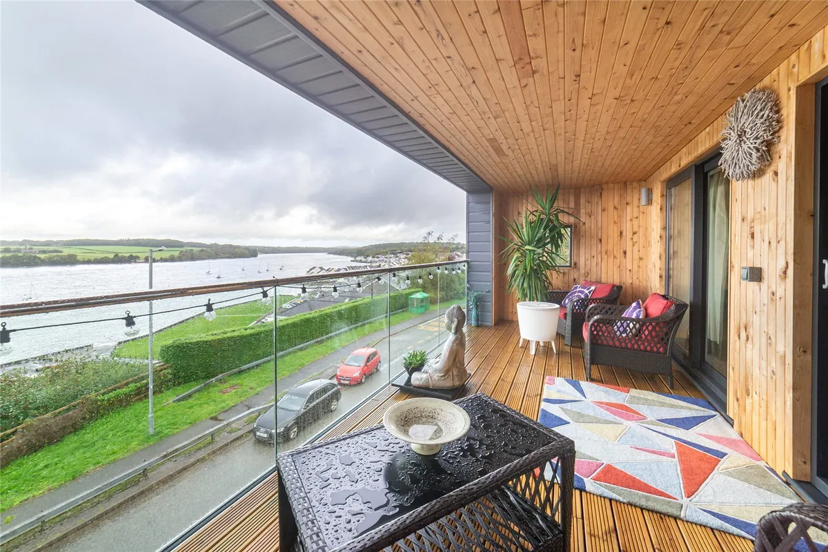 Caernarfon Road, Y Felinheli, Gwynedd, LL56