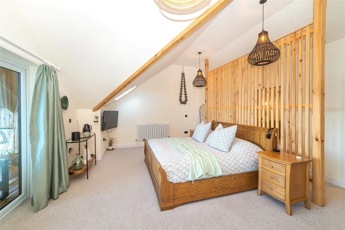Caernarfon Road, Y Felinheli, Gwynedd, LL56