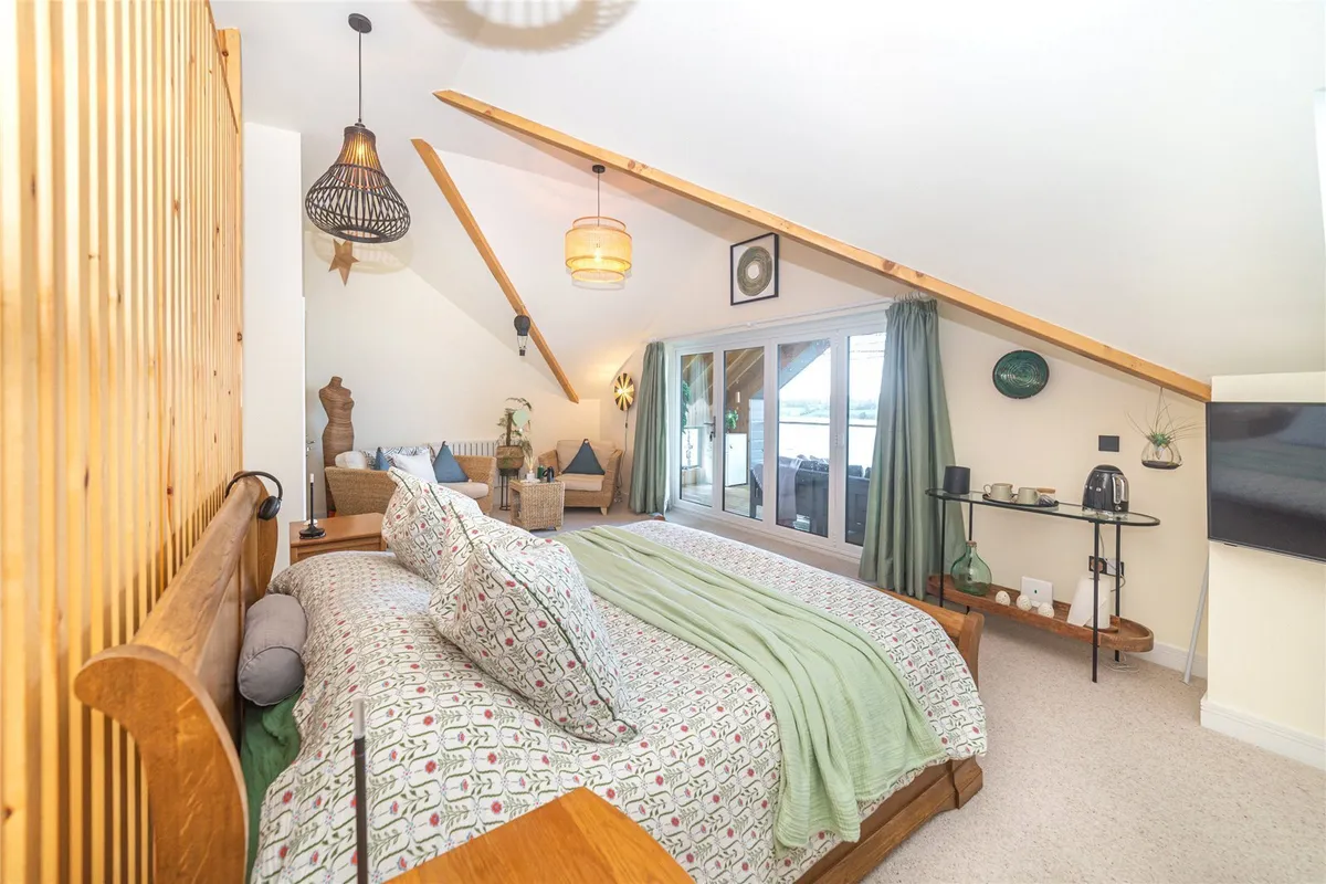 Caernarfon Road, Y Felinheli, Gwynedd, LL56