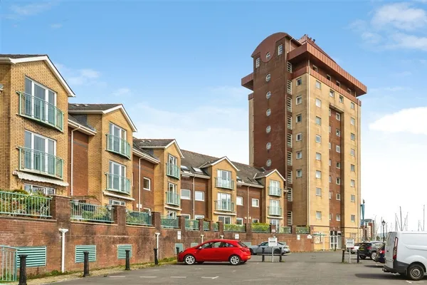 2 bedroom property for sale in Pocketts Wharf, Maritime Quarter ...