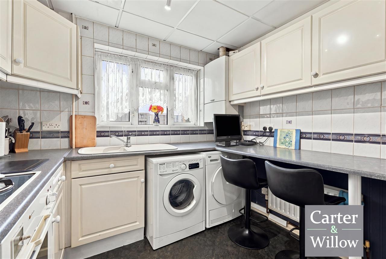 Rainham Road South, Essex Image 7