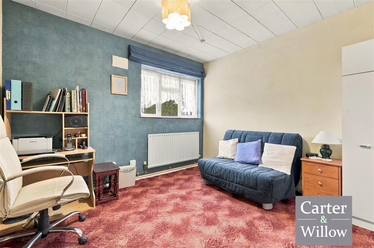 Rainham Road South, Essex Image 10
