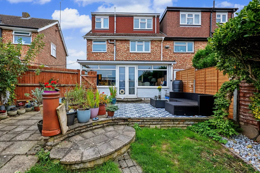 https://mr0.homeflow-assets.co.uk/files/photo/image/48671/0718/_x_/6ba524fd-f787-445c-ae68-b59335160c32.jpg