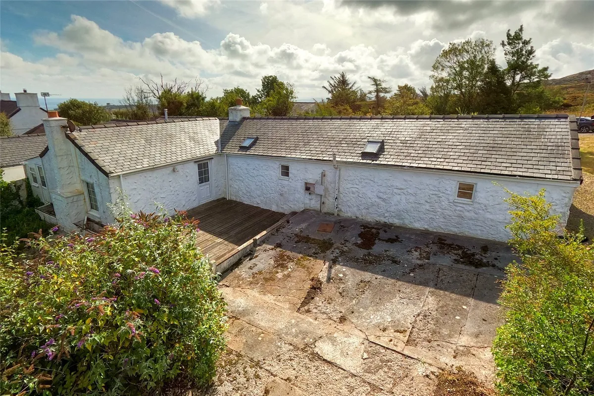 Mynydd Bodafon, Llannerch-y-Medd, Isle of Anglesey, LL71