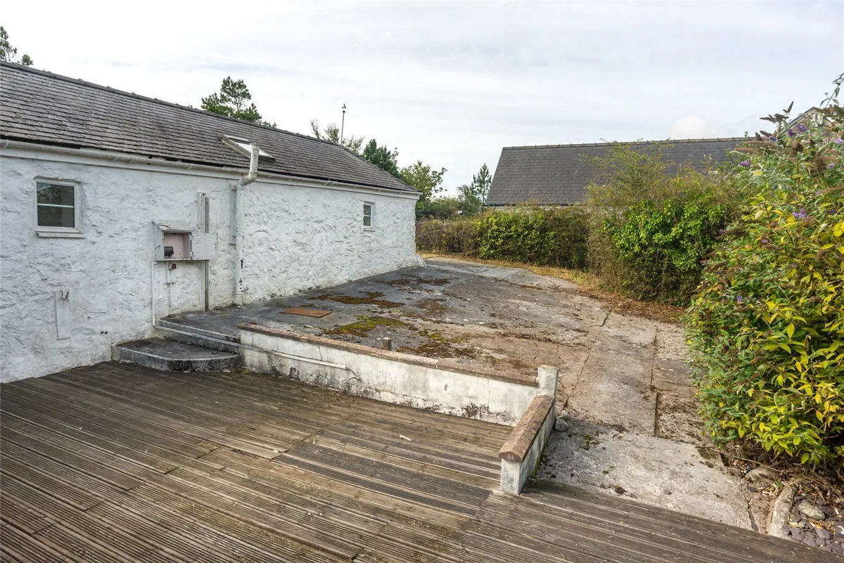 Mynydd Bodafon, Llannerch-y-Medd, Isle of Anglesey, LL71
