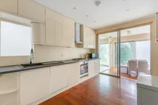 Penshurst Gardens Edgware HA8 photo 2