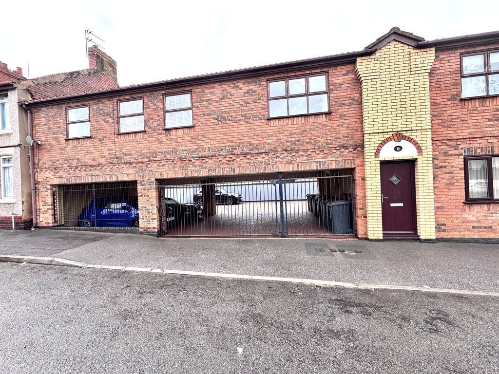 Ratcliffe Court, Nuneaton Image 1