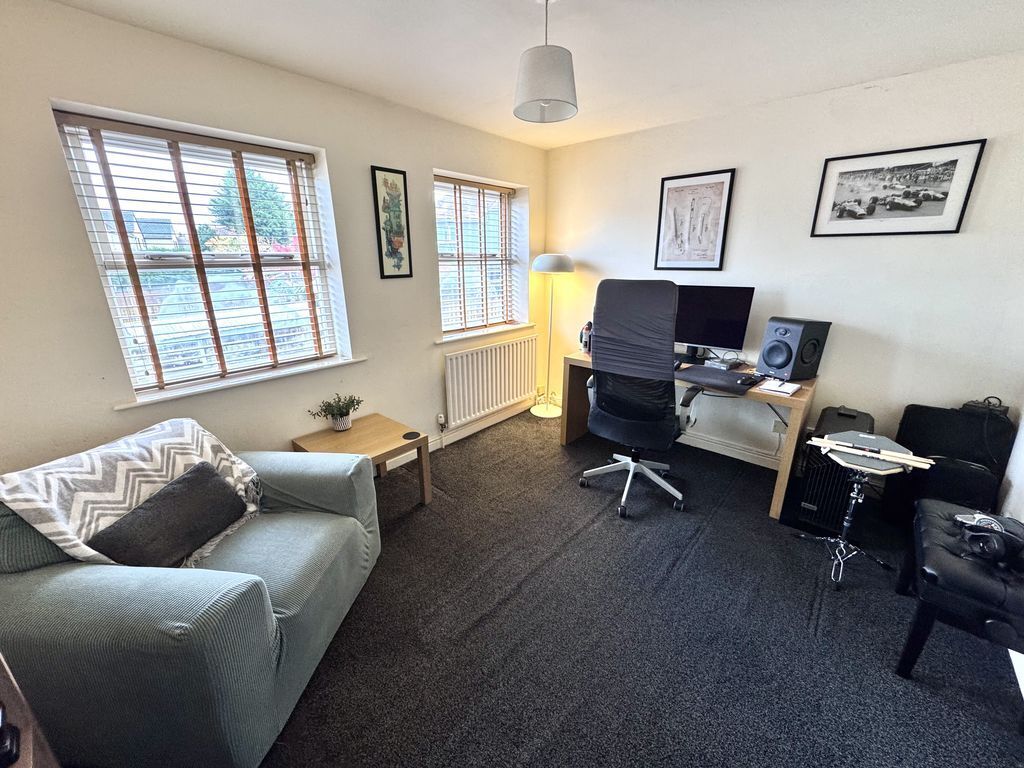 Ratcliffe Court, Nuneaton Image 7