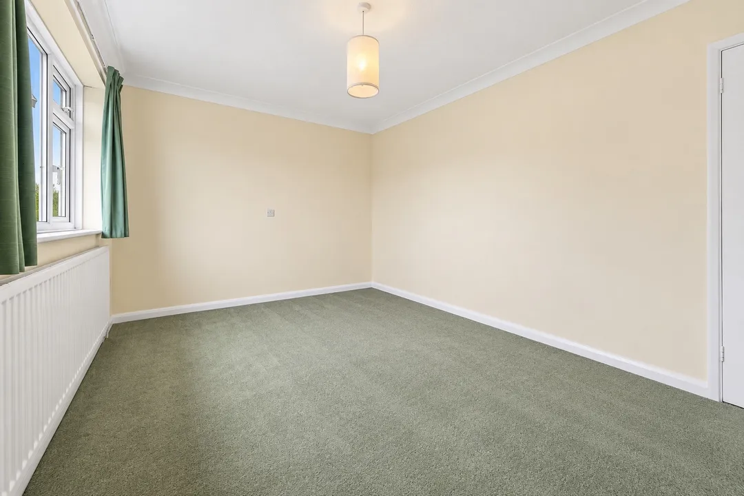 https://mr0.homeflow-assets.co.uk/files/photo/image/48682/1562/_x_/08314191-0a88-4bd2-9cce-67a1b8604c11.jpg