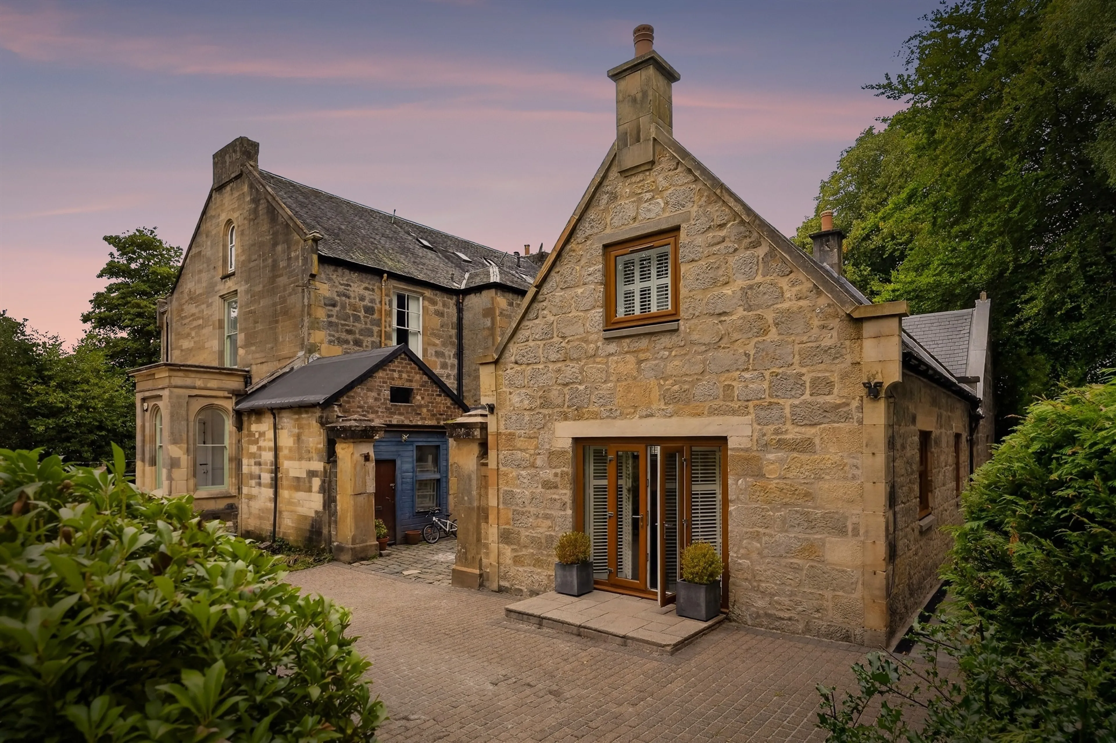 Property at Linnpark Gardens, Johnstone