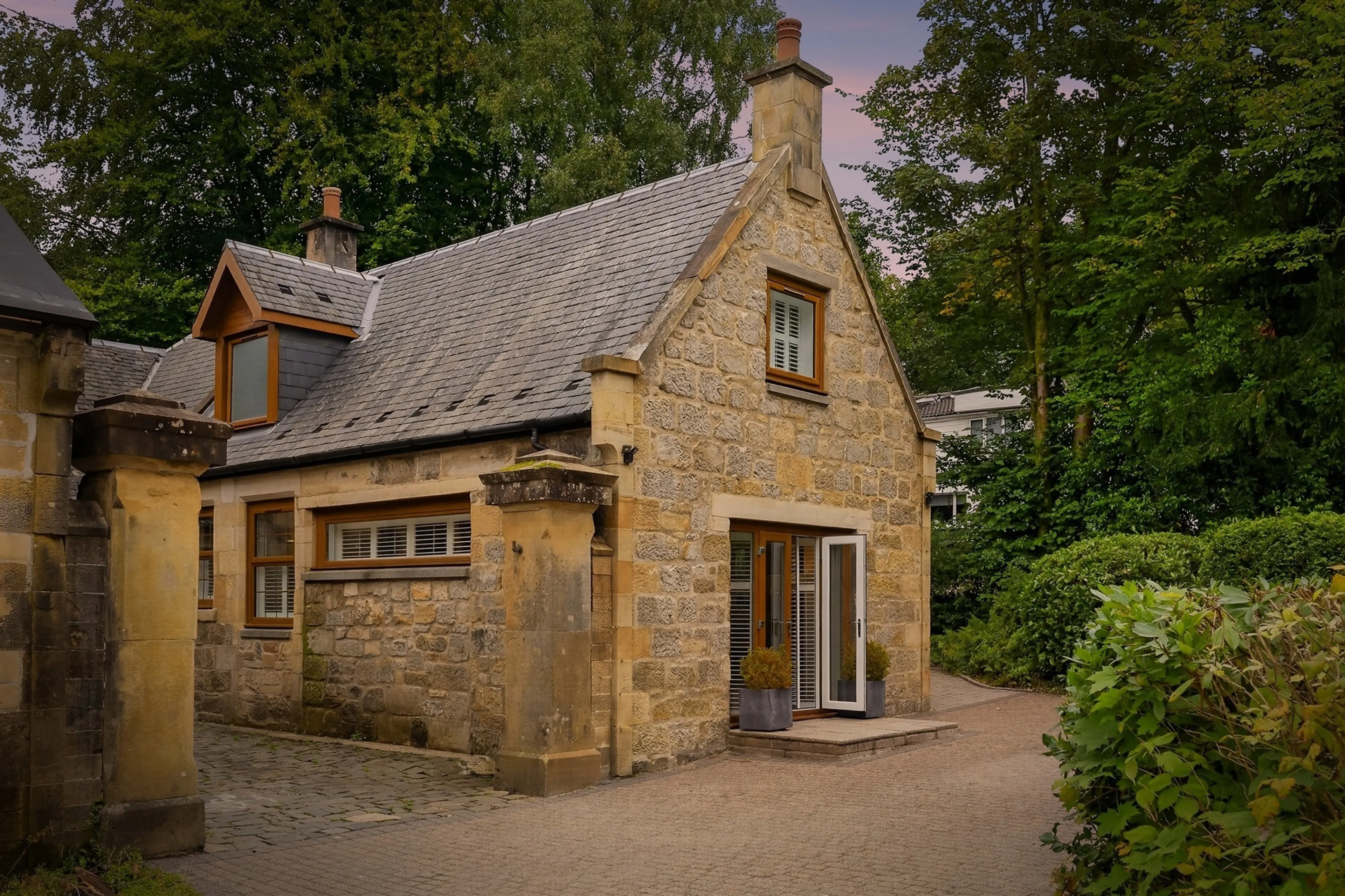 Property at Linnpark Gardens, Johnstone