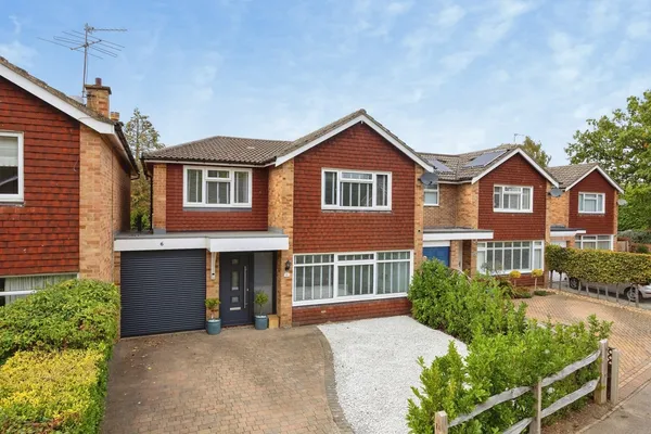 Maple Road, WOKING, Surrey, GU23