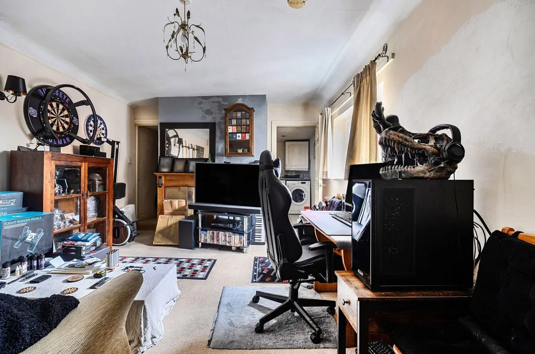 https://mr0.homeflow-assets.co.uk/files/photo/image/48693/2788/_x_/60293765.jpg